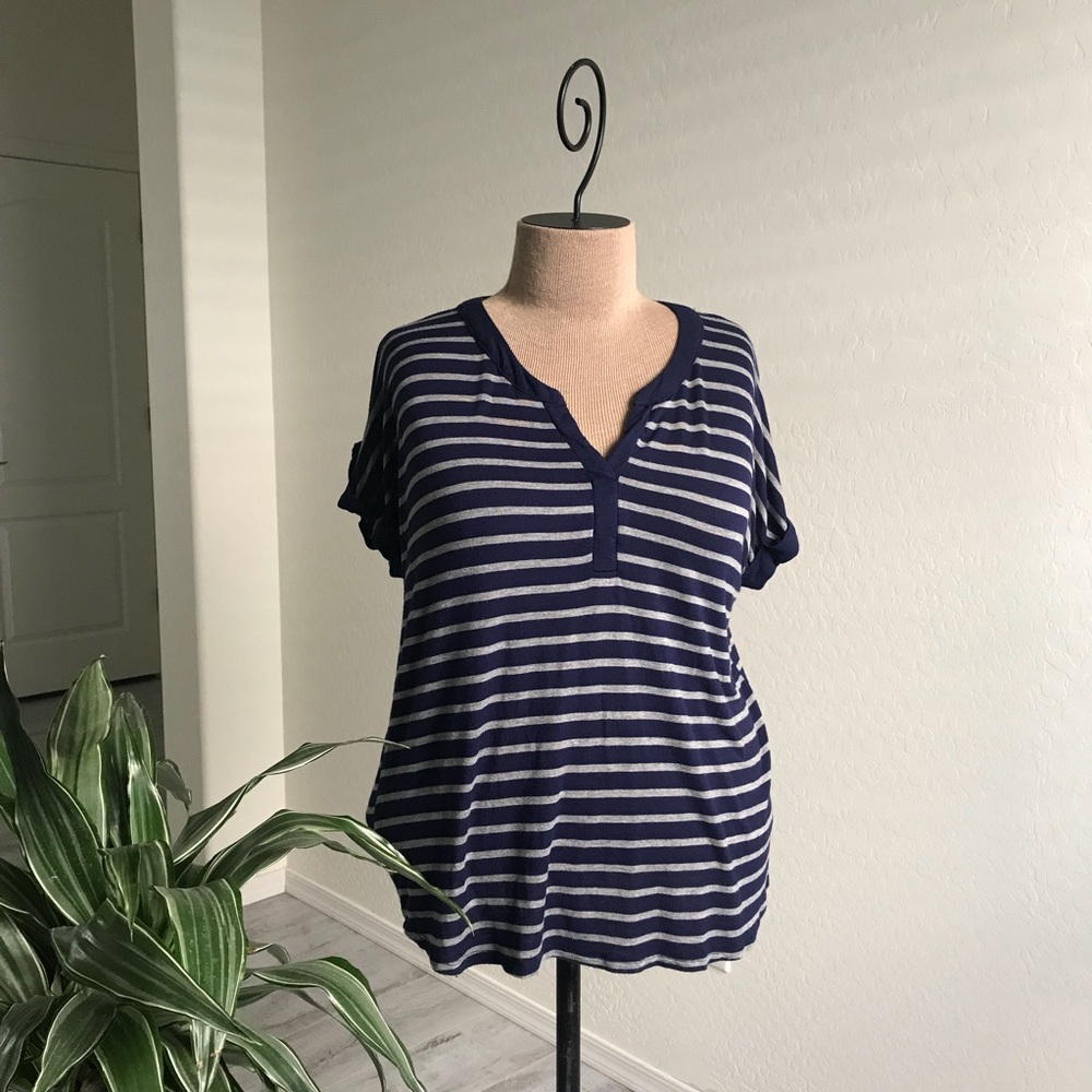 V neck striped T-shirt